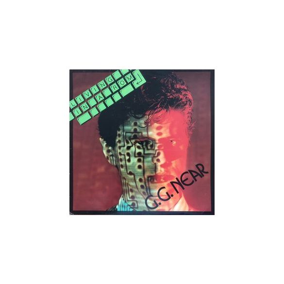 G.G. NEAR - Living In A Rom  / színes vinyl bakelit maxi / 12"
